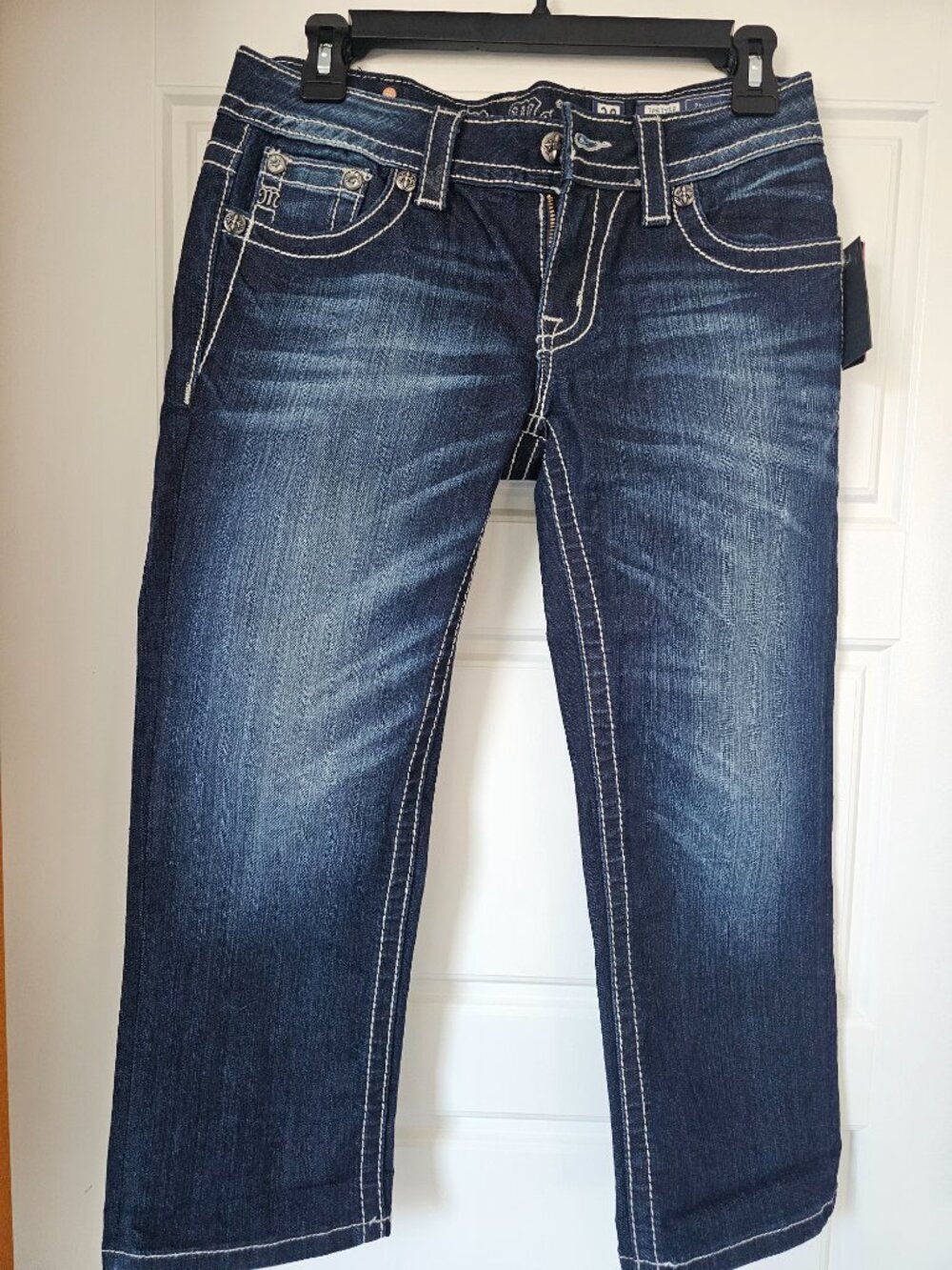 Miss Me cuffed capri dark wash denim/ jeans. model #JP5771P - Picture 6 of 12